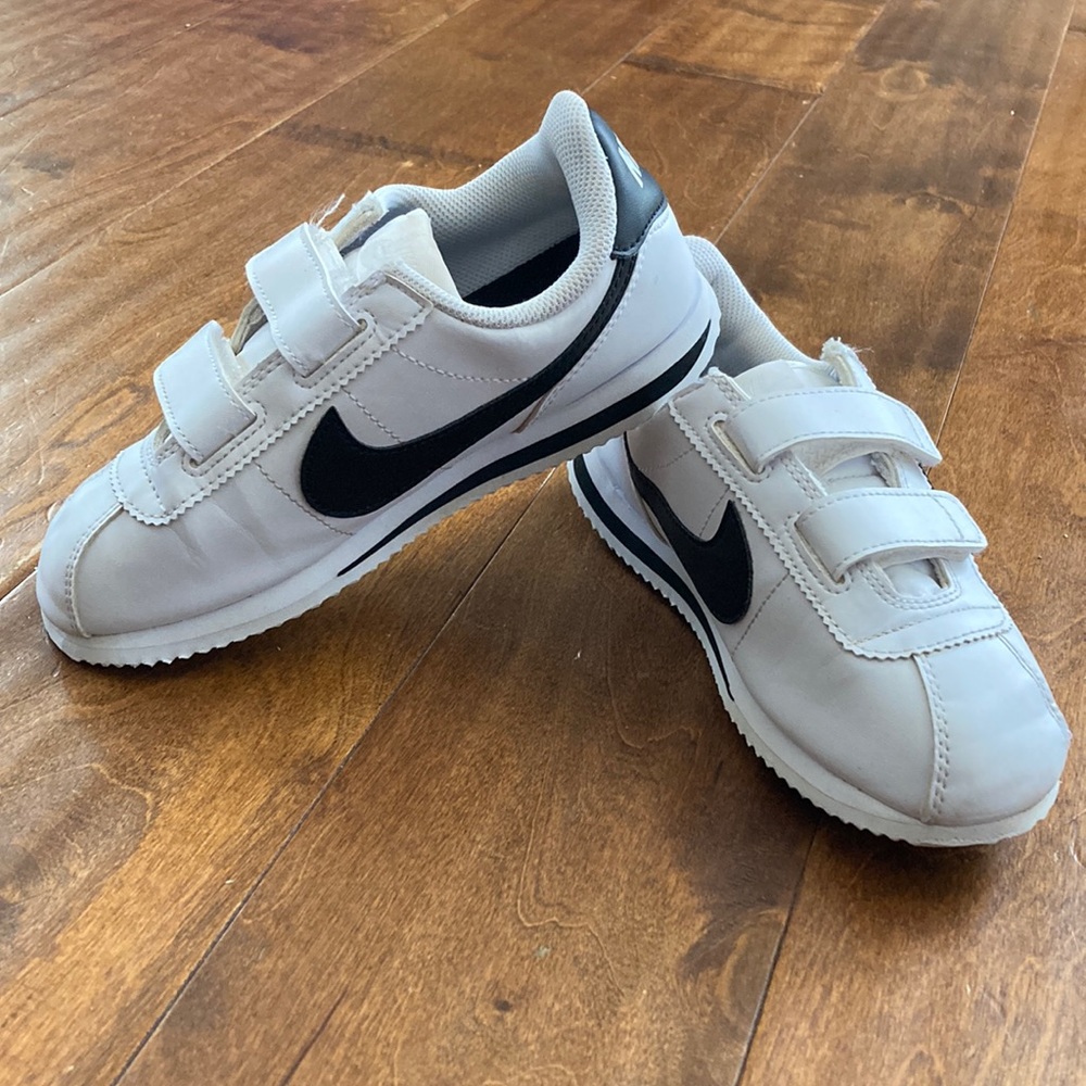⭐️ SOLD ⭐️Nike Boys Cortez Basic